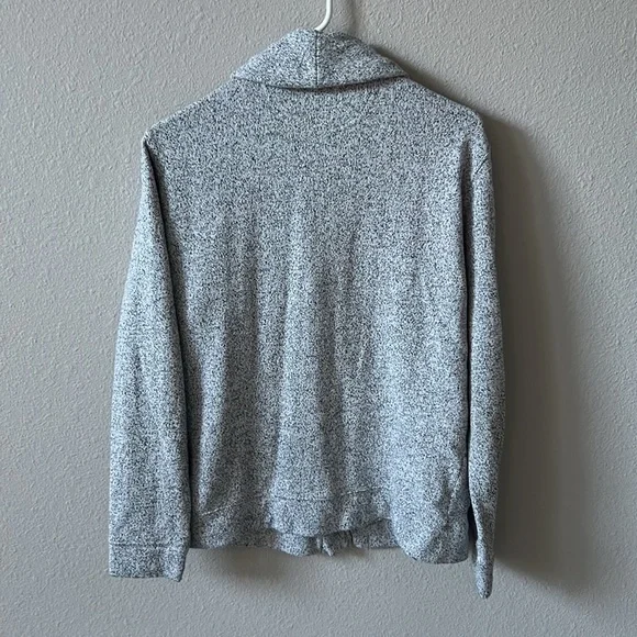 Old navy Heather grey button up cardigan. Thick sweatshirt material. Women’s Lg - Picture 4 of 4